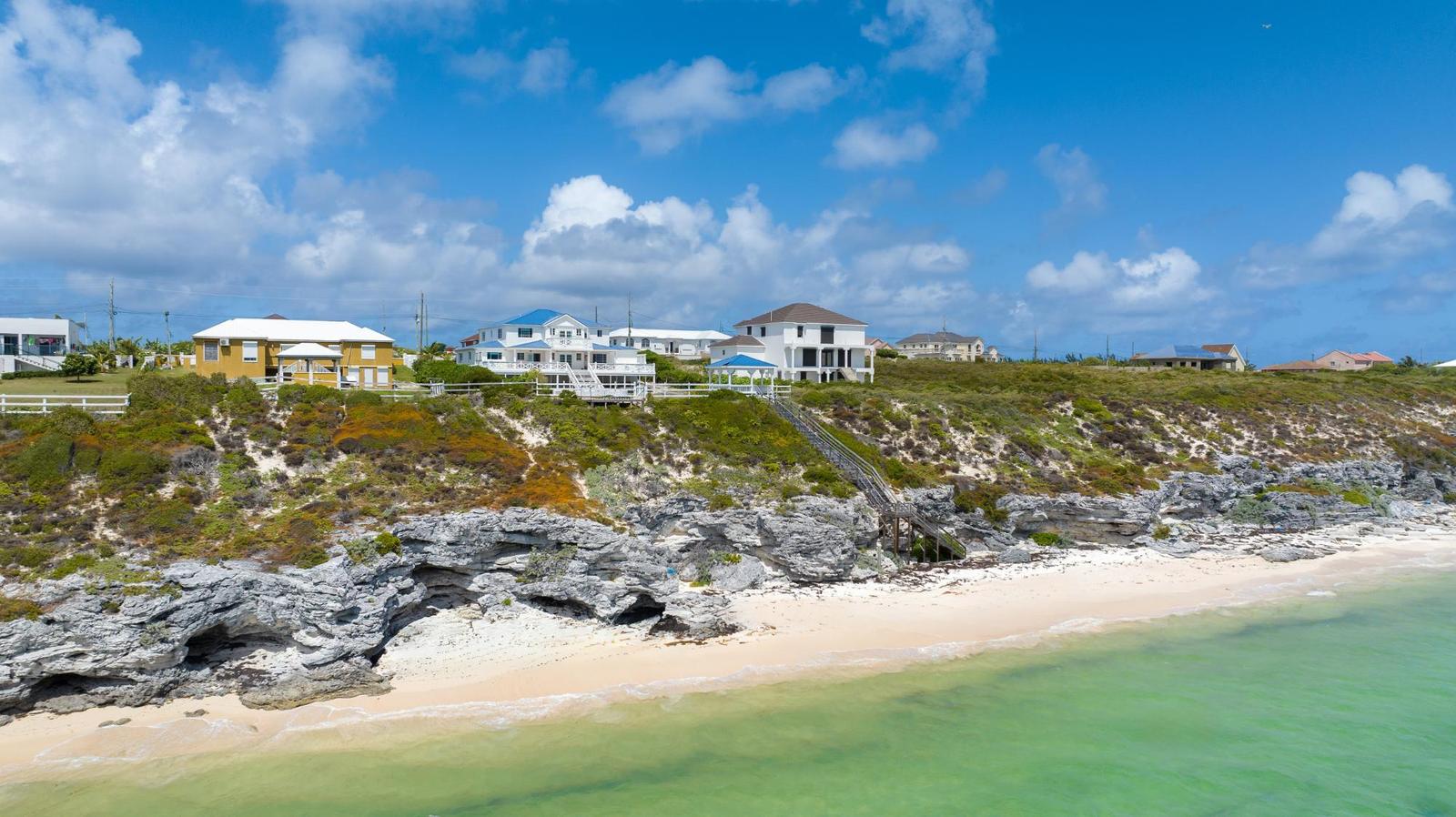 Villa Morgana on Oceanfront Cliffs in Grand Turk — photo 3