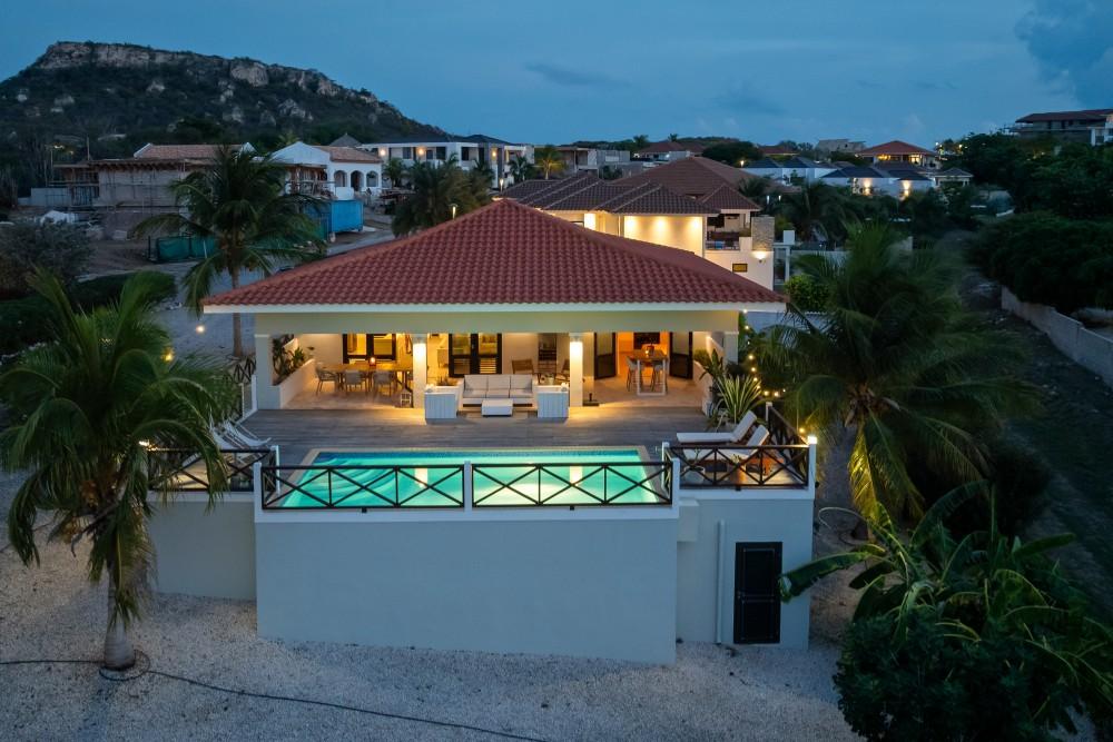 Blue Bay - Stylish 5-Bedroom Villa with Pool on the Golf Course — photo 2