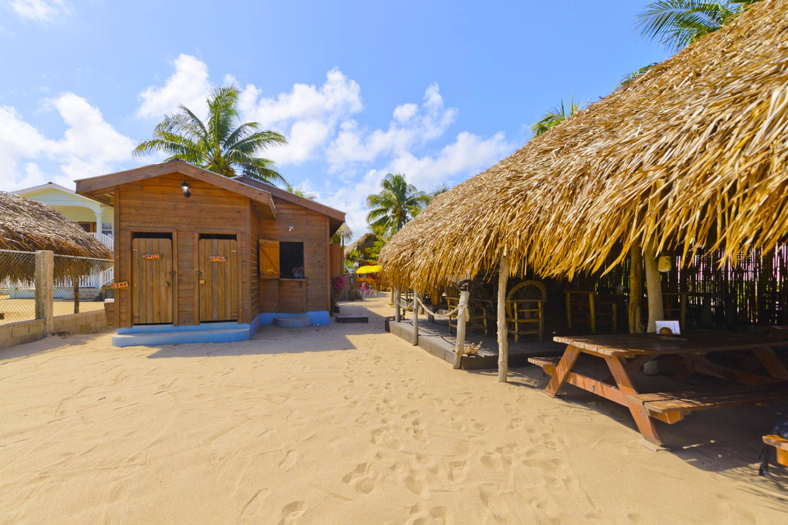 Driftwood Beach Bar & Pizza Shack | Hopkins, Stann Creek District — photo 5