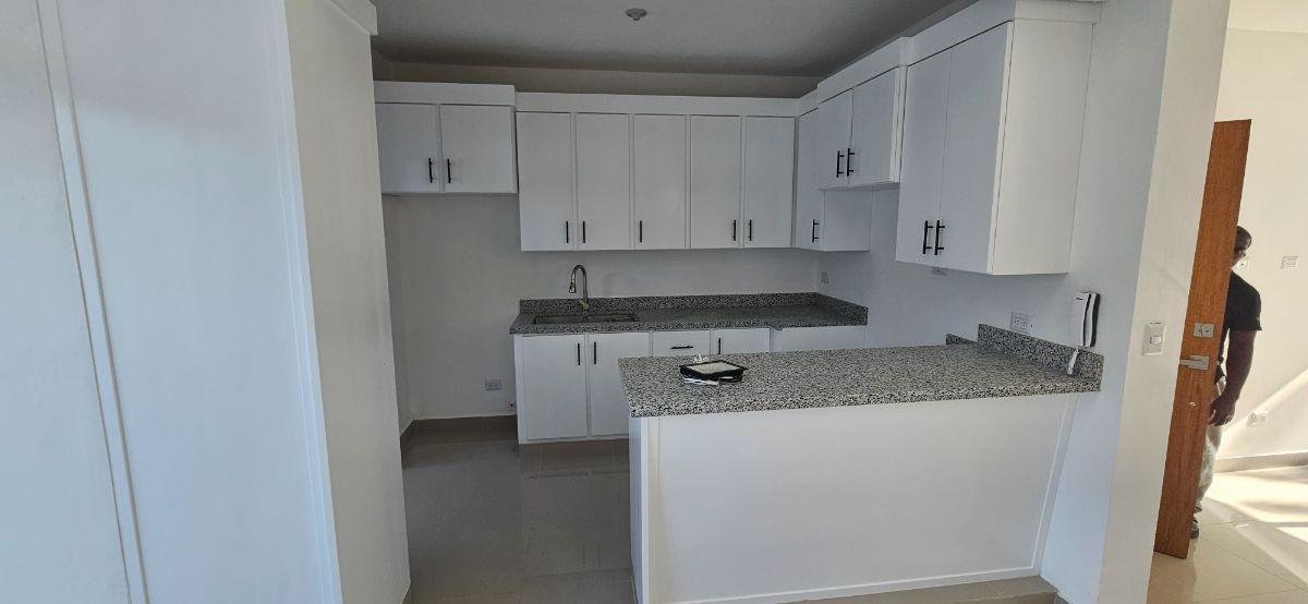 3 bedroom property for sale — photo 4