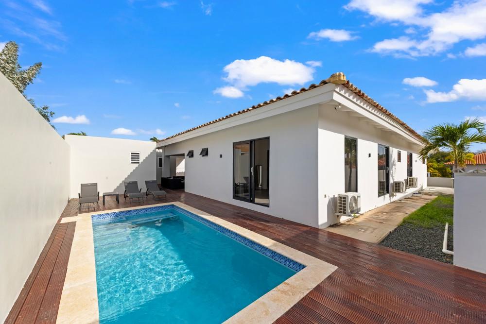 Brakkeput – Renovated Modern 3-Bedroom Home with private pool — photo 2