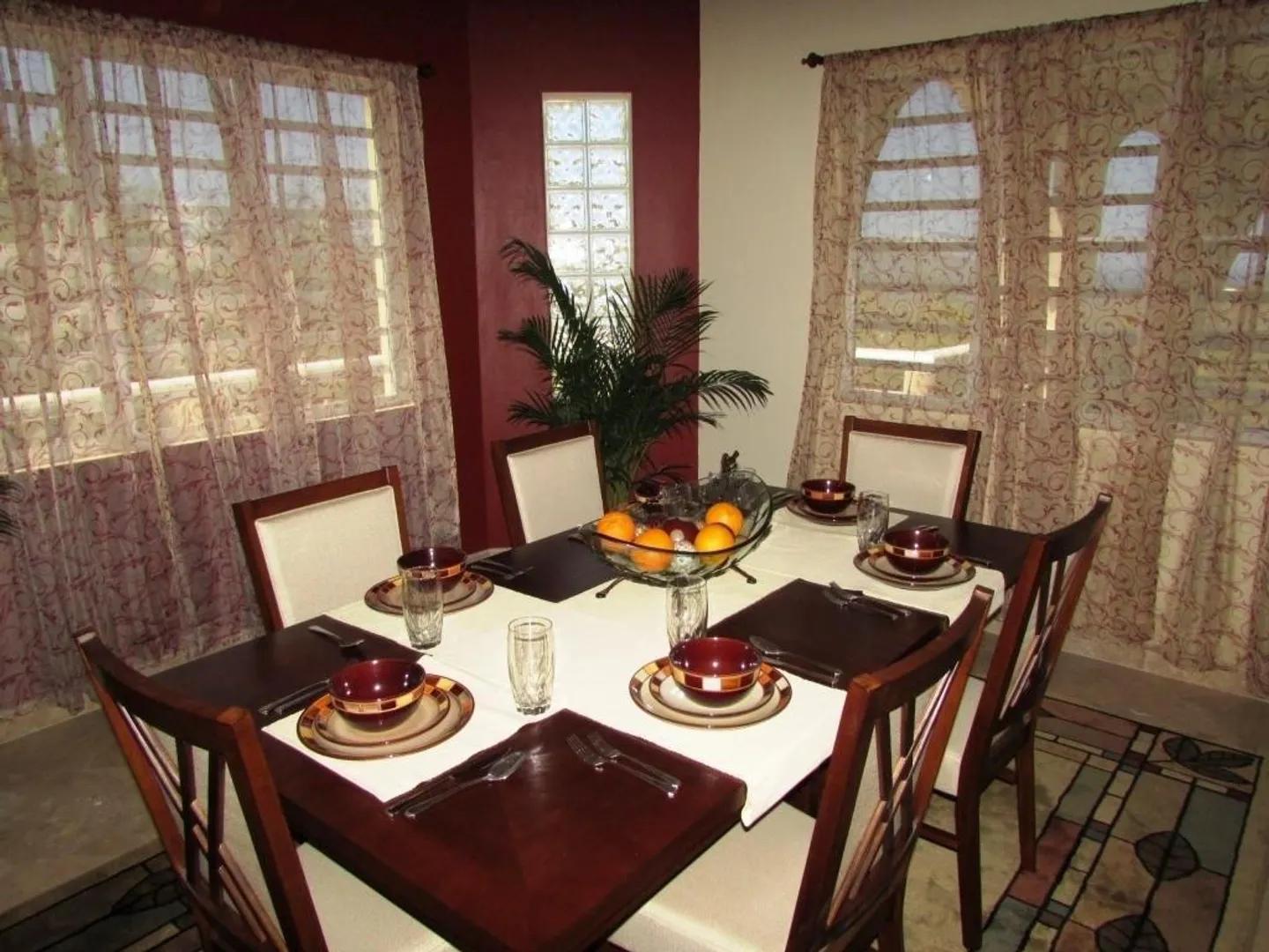 3 Beds 3 Baths Apartment in Great Northside Sub — photo 3