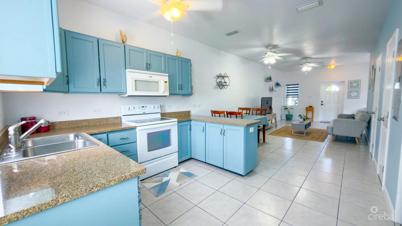 2 bedroom property for sale — Shoreway Townhomes #24 in the Cayman Islands — photo 3