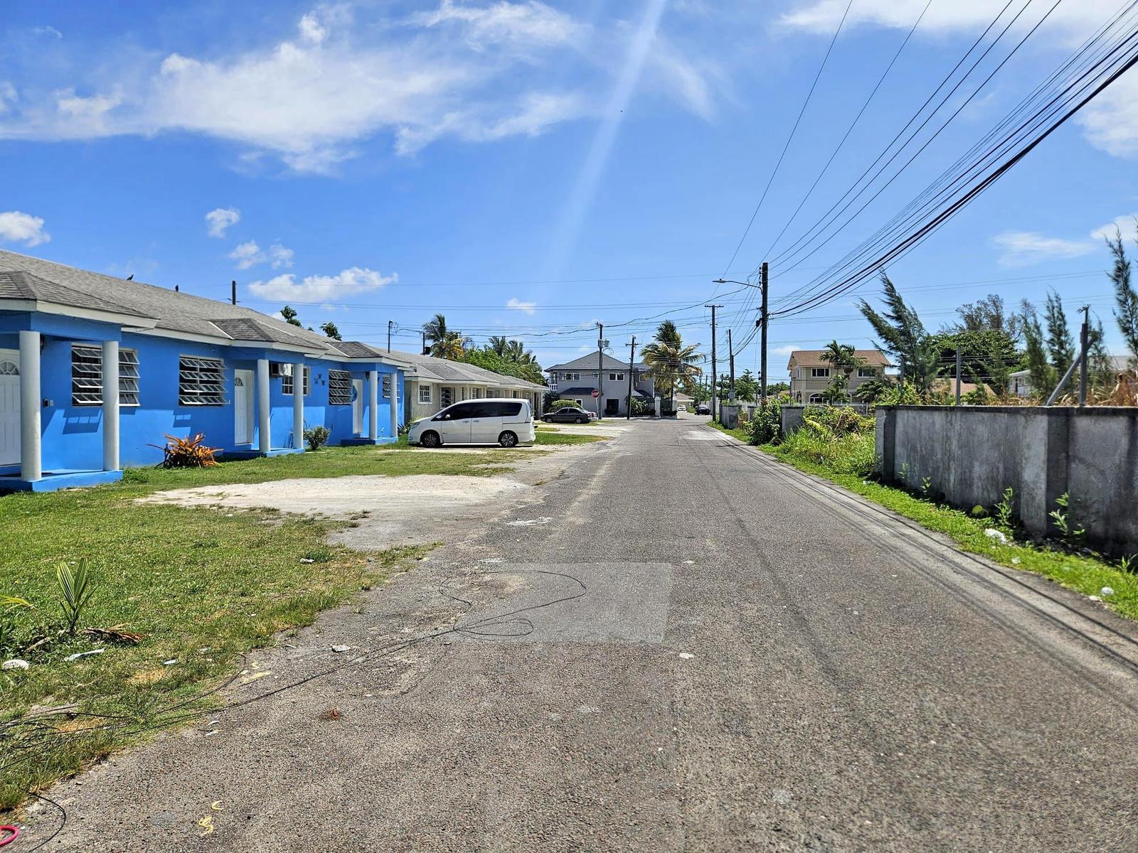 11 bedroom Apartment for sale — 4 & 5 CARMEN CLOSE SUB. ROAD in Nassau / New Providence, The Bahamas — photo 4
