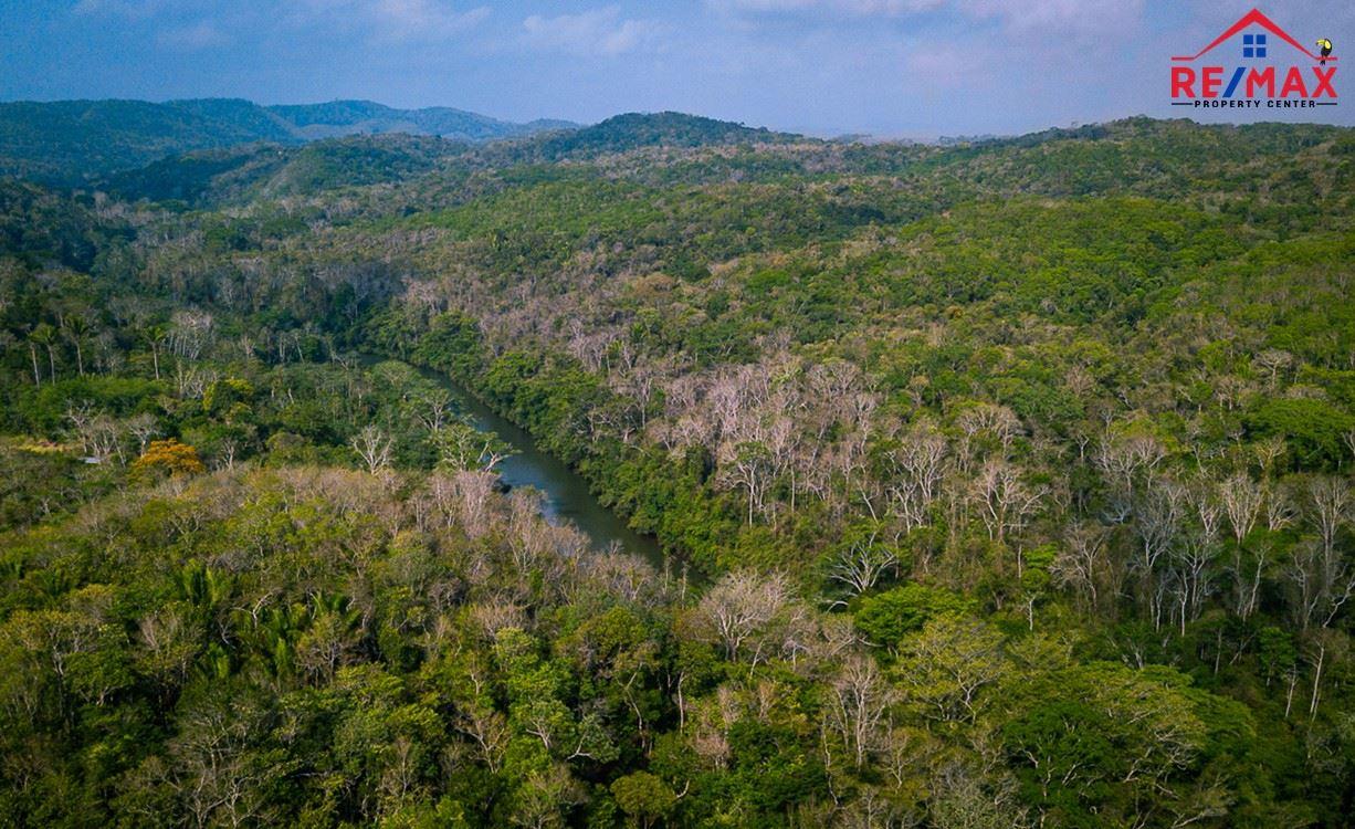 #2534 - AN IMPRESSIVE, RIVERSIDE GATED COMMUNITY NEAR SAN IGNACIO, CAYO DISTRICT. — photo 5