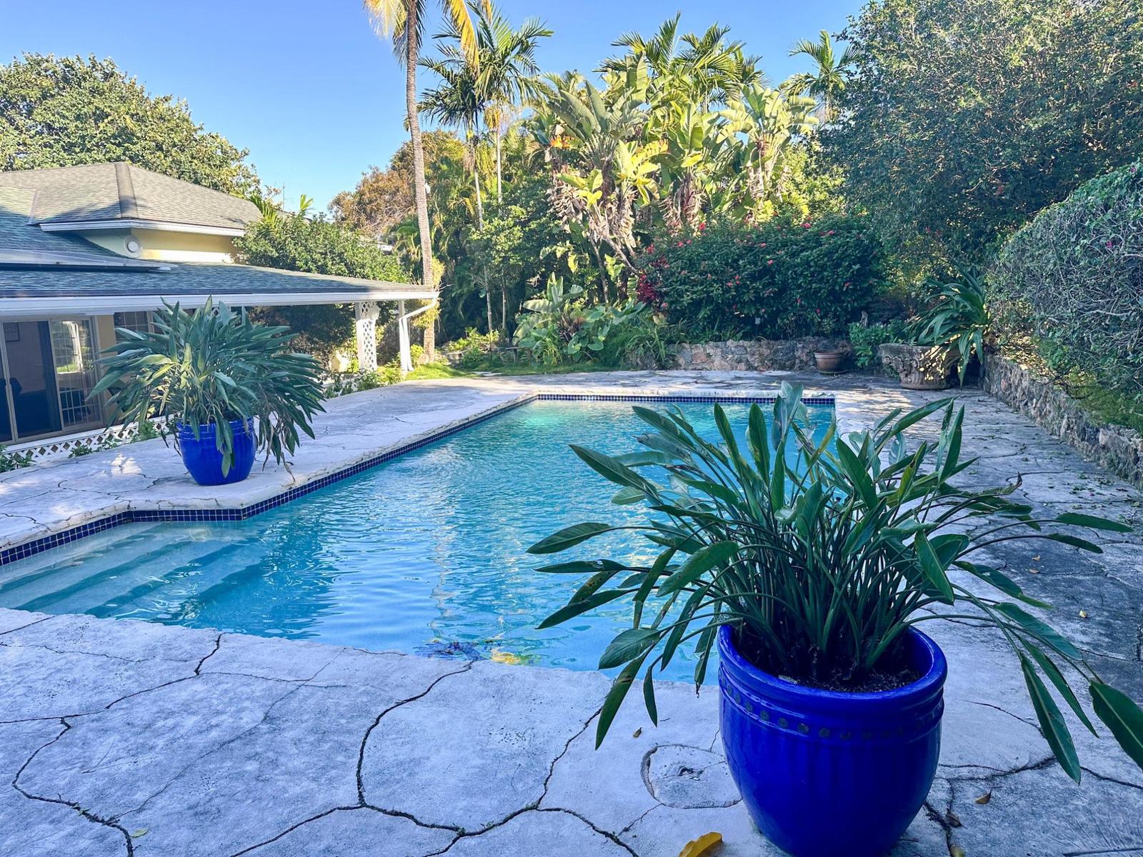 6 Bedroom Residence for Sale at 10 Poinciana Drive — photo 1