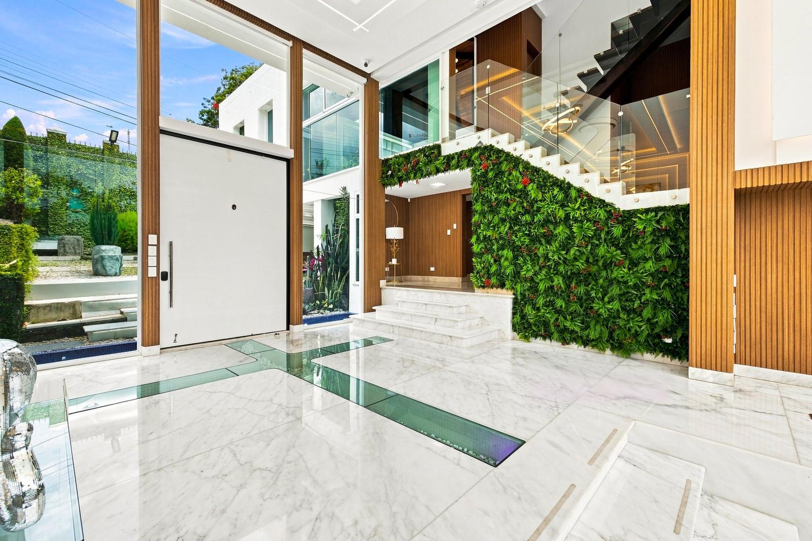 4 Bedroom Luxury Villa for Sale, Los Laureles, Escazu, San Jose — photo 3