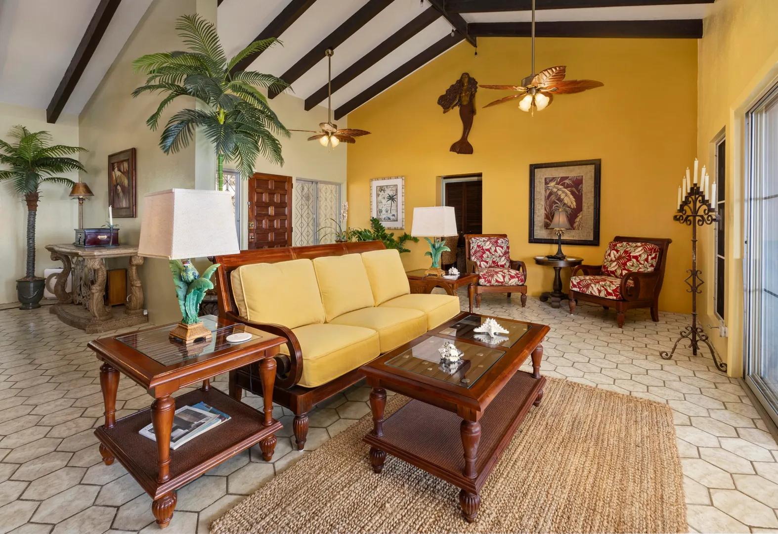 2 Bed 1 Bath Apartment in St. Thomas — photo 5