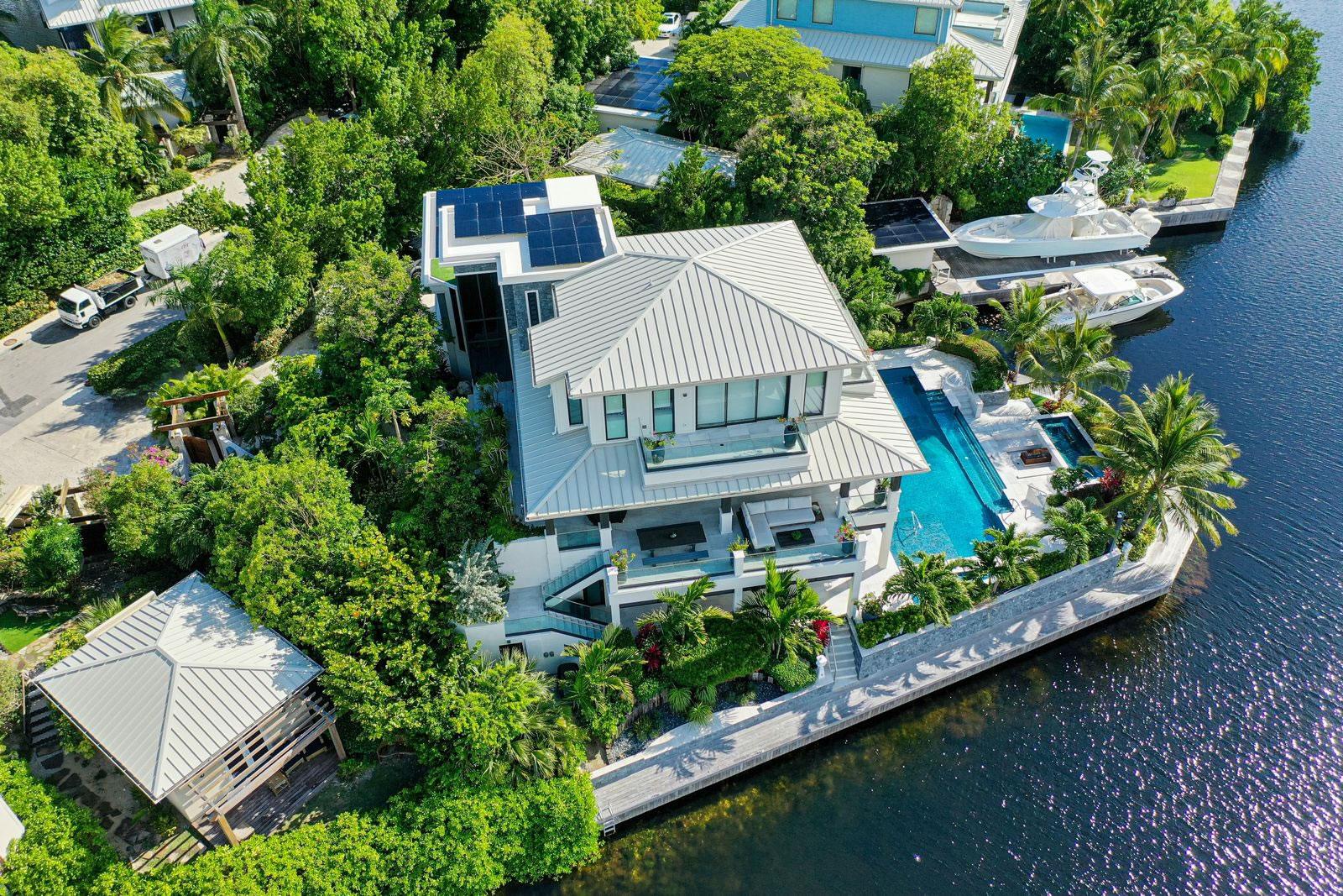 5 Bedroom Ritz-Carlton Deckhouse 9 for Sale, Seven Mile Beach, Grand Cayman — photo 2