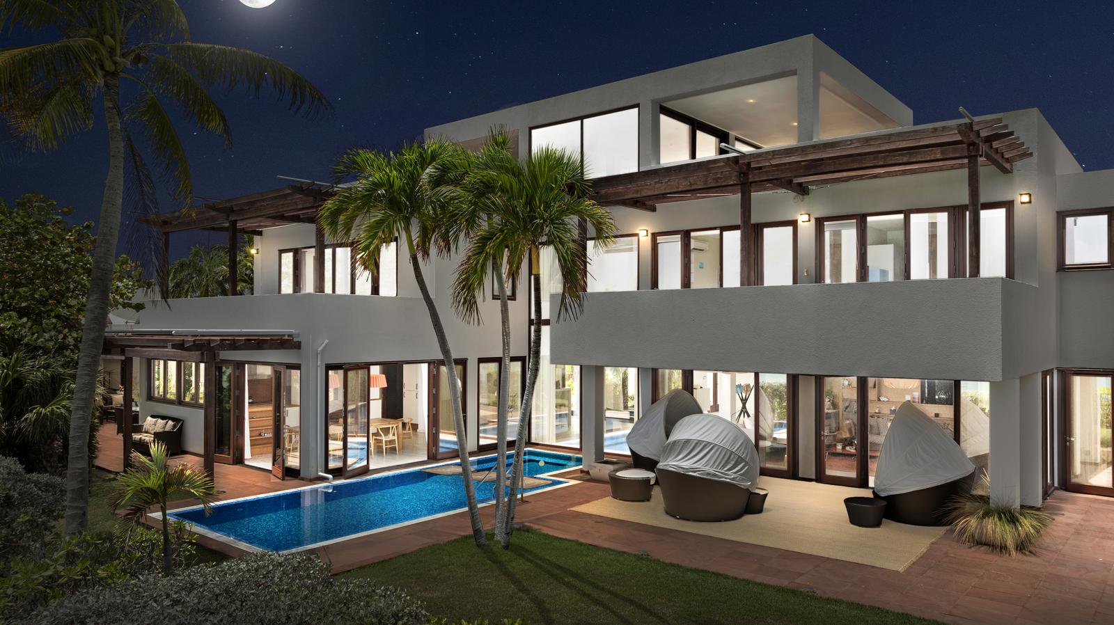 Beachfront Luxury Villa in Anguilla — photo 1