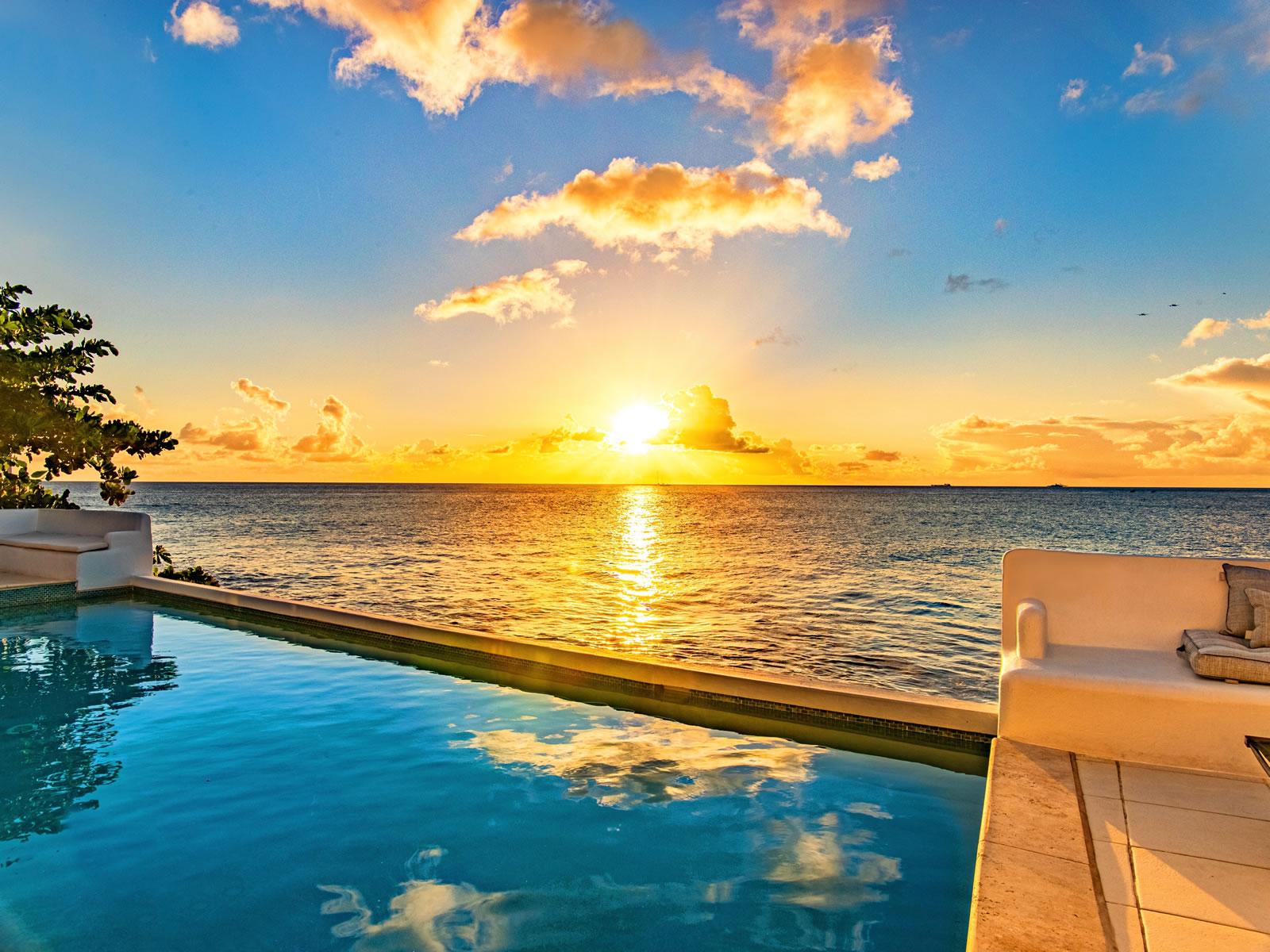 4 Bedroom Waterfront Villa for Sale, Burgeaux Bay, Beacon Hill, St Maarten — photo 3