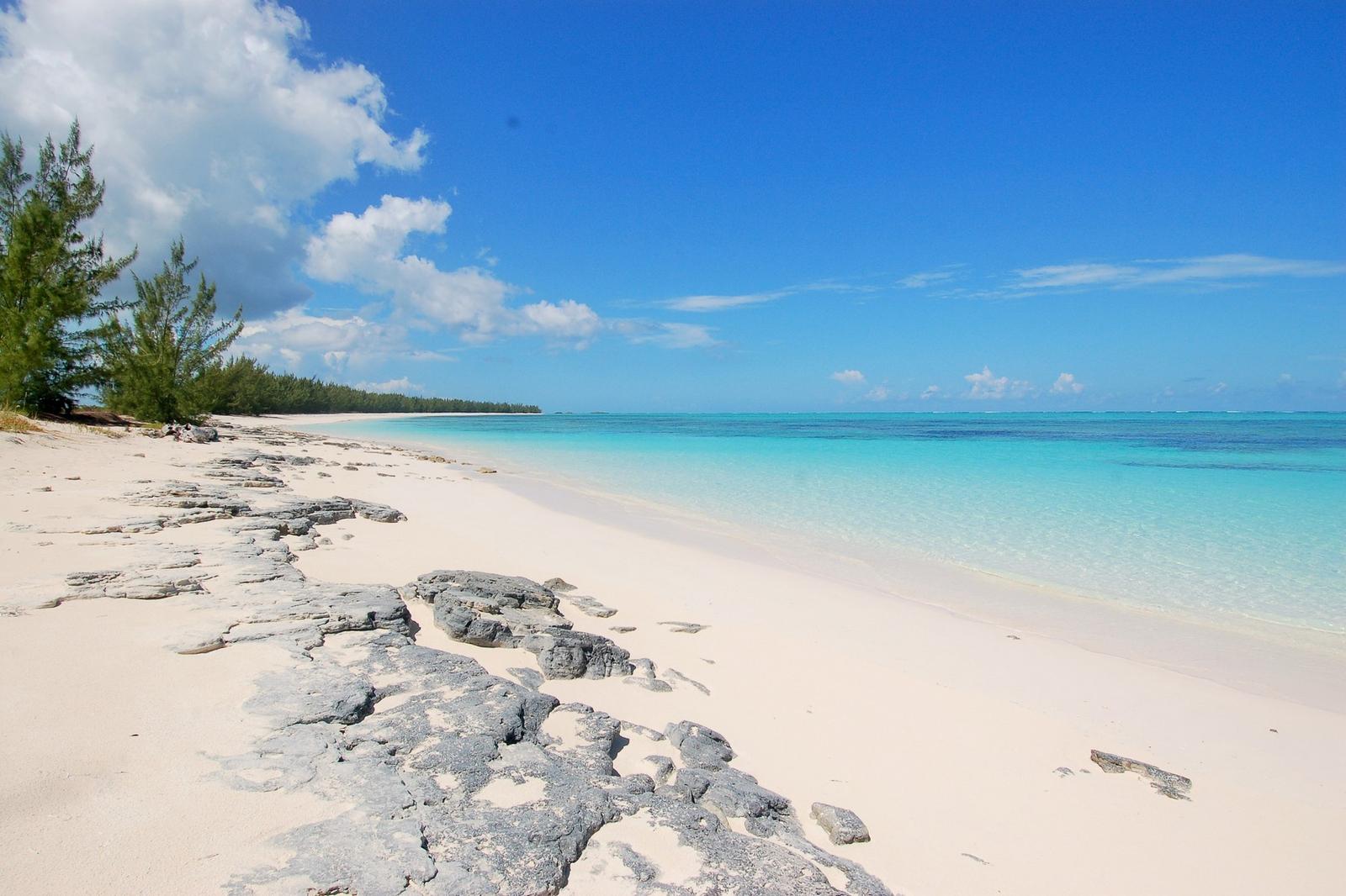 6 Bedroom Beachfront Villa for Sale, Whitby, North Caicos, Turks & Caicos — photo 3