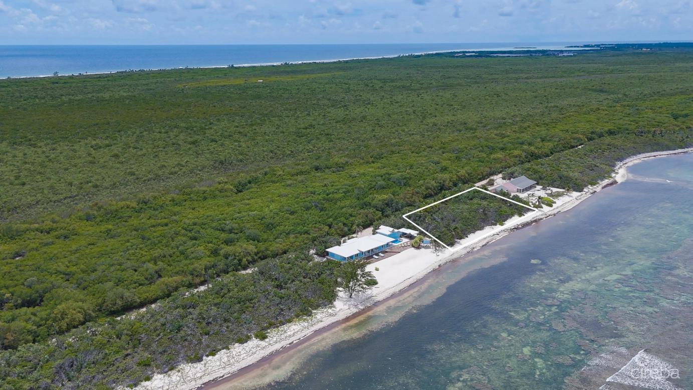5 bedroom property for sale — Little Cayman Beachfront Home With 2 Lots And Pool — photo 4