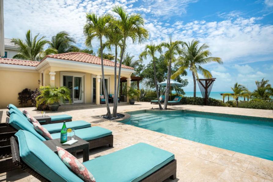 Villa Mirabelle 5BR Beachfront Retreat — photo 2