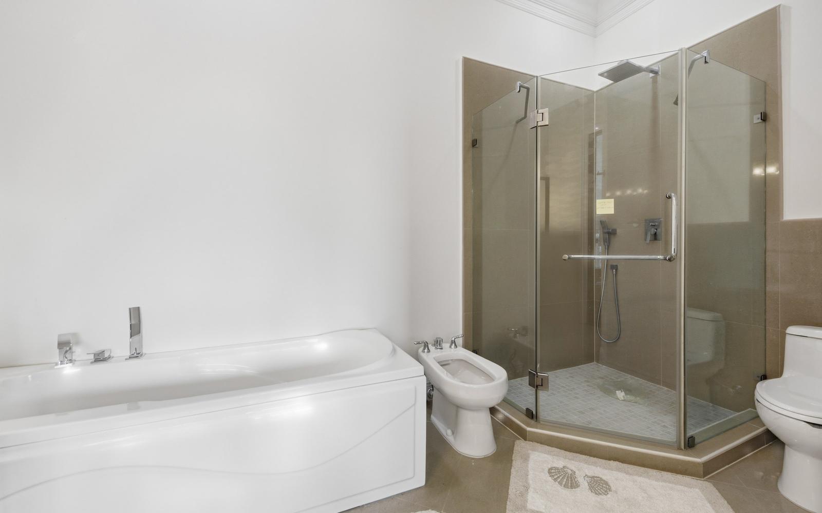 3 Bedroom Condo for Sale, Columbus Cove, Love Beach, New Providence, Bahamas — photo 5