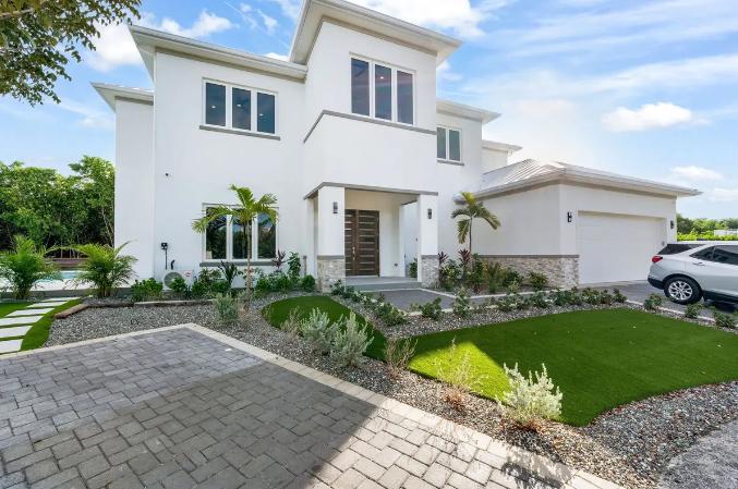 South Sound New 5BR Home in Cayman Islands — photo 2