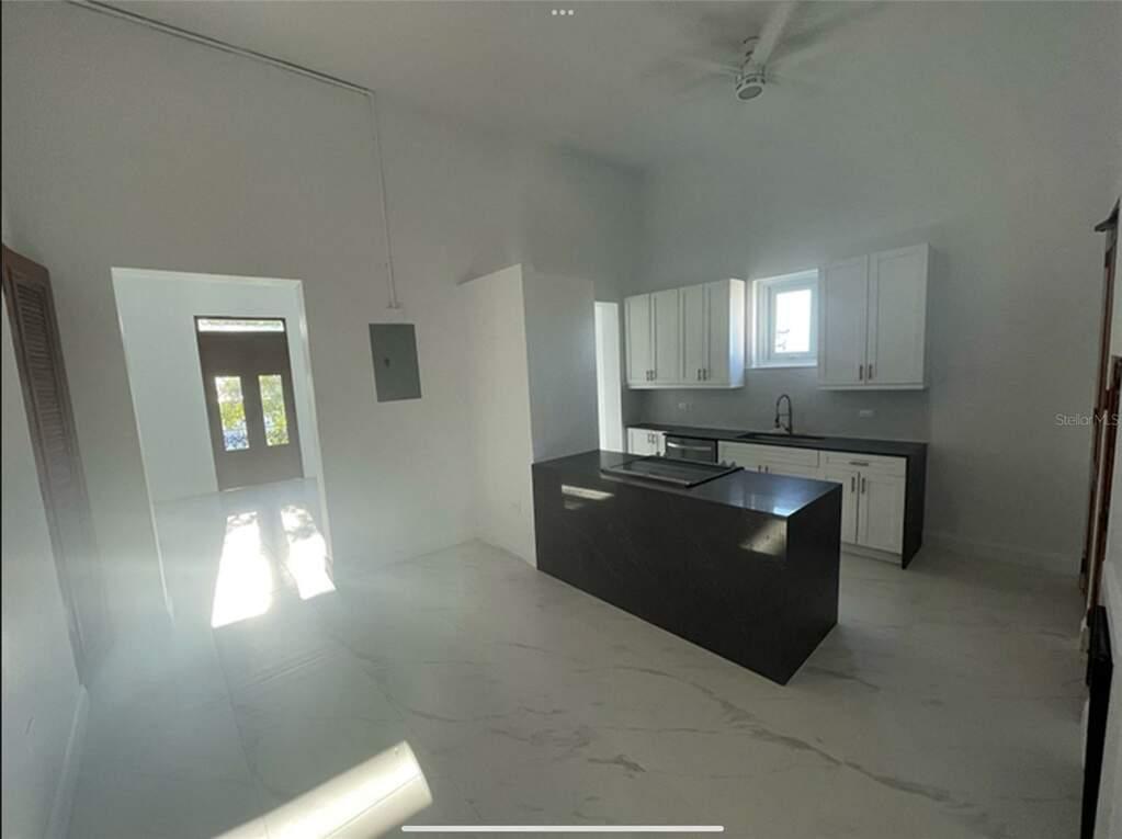 3-bedroom Condo with Private Terrace in San Juan — photo 3