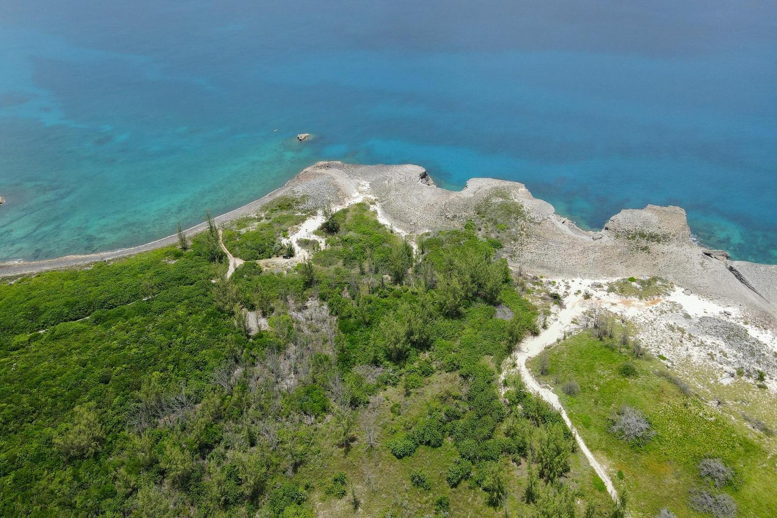 THE CLIFFS — photo 2