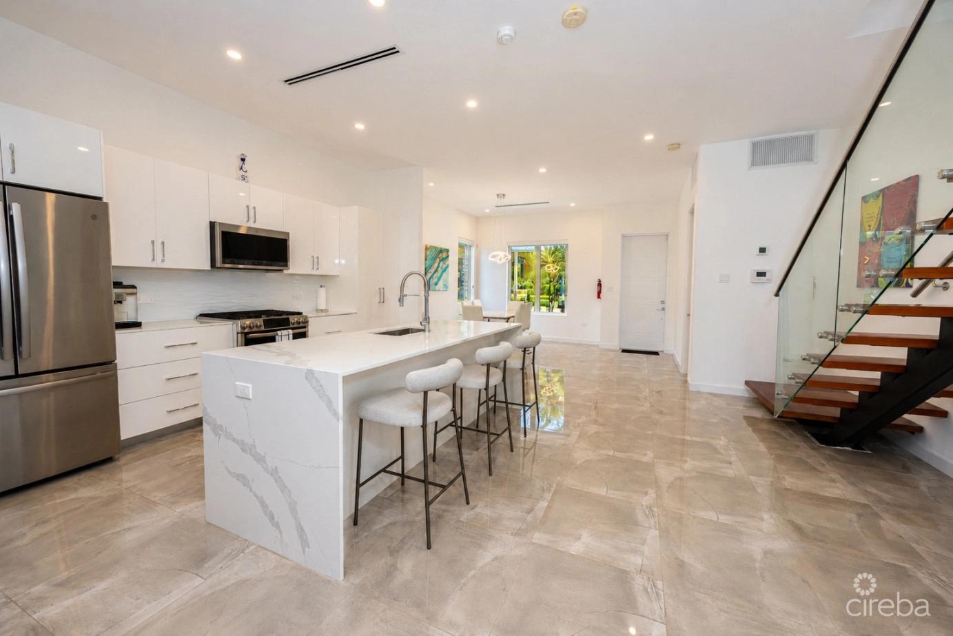 Twenty40 #16 Luxury Canalfront End Unit Townhome — photo 1