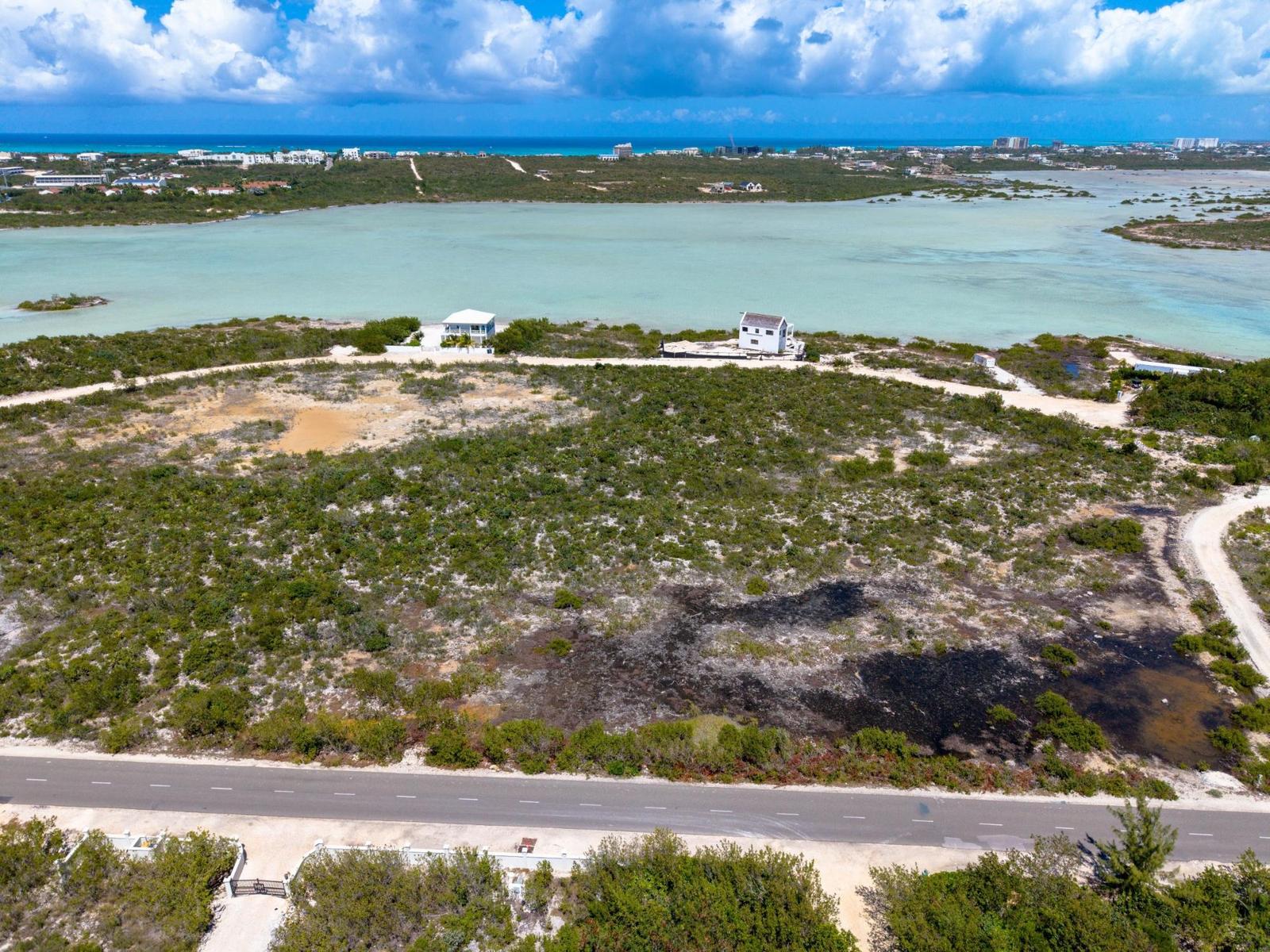 Development Land Lot with Ocean Views in Turtle Tail, Turks and Caicos — photo 3