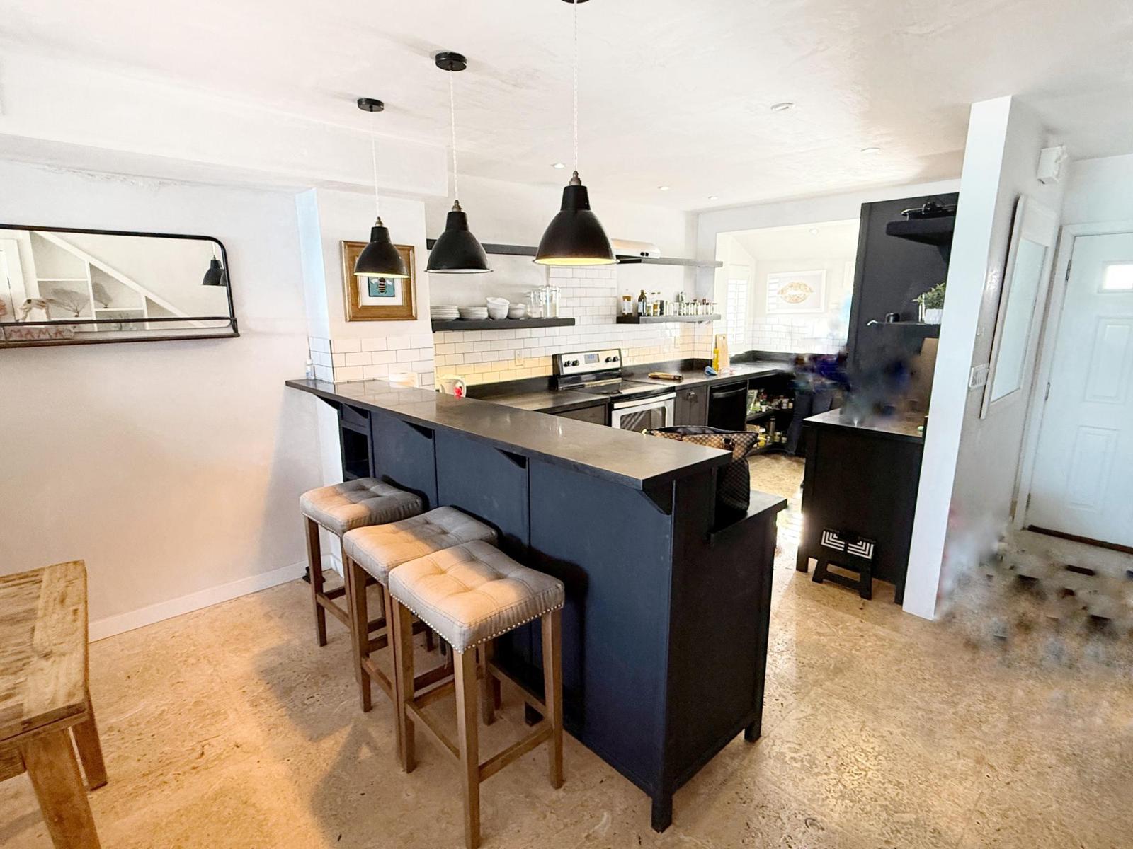 Delaporte Point 3 Bedroom Apartment for Sale — photo 3