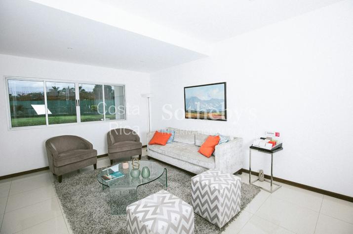 San Jose Contemporary 3BR Condo — photo 4