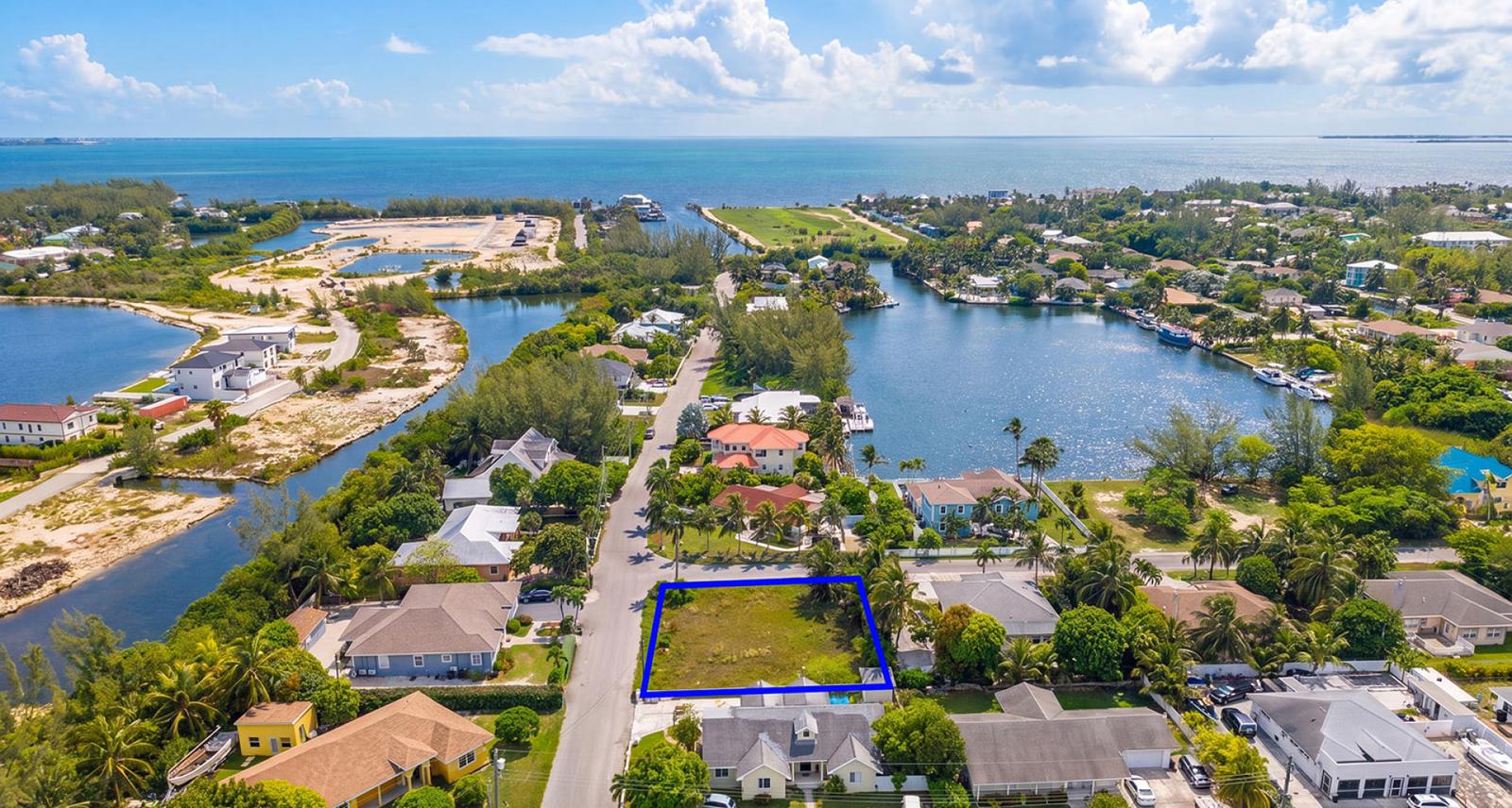 Rare Freehold Corner Lot in Desirable Prospect, Grand Cayman — photo 3