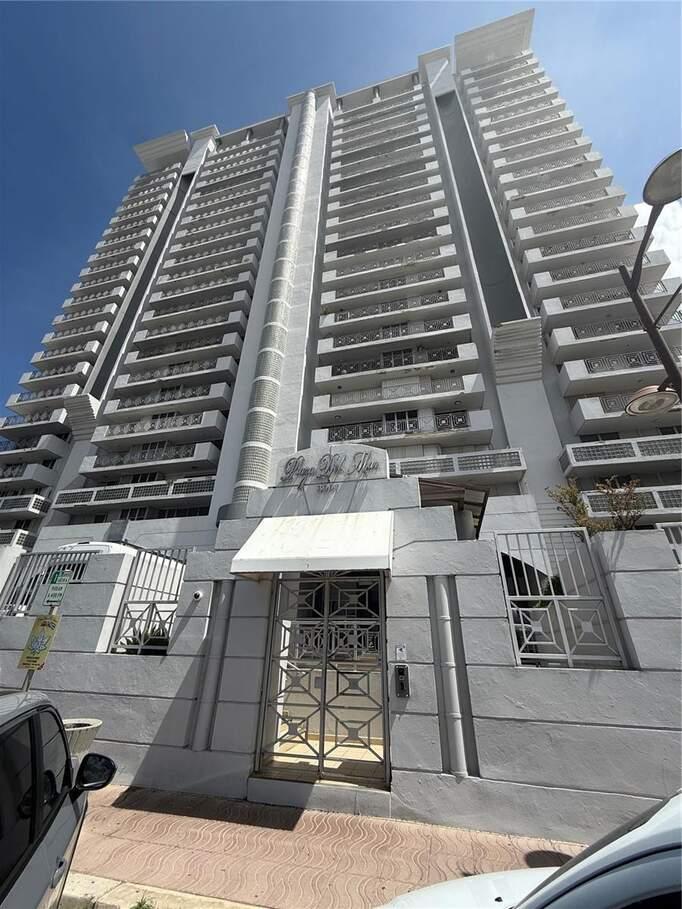 2 Bedroom Condo in Carolina, Puerto Rico — photo 1