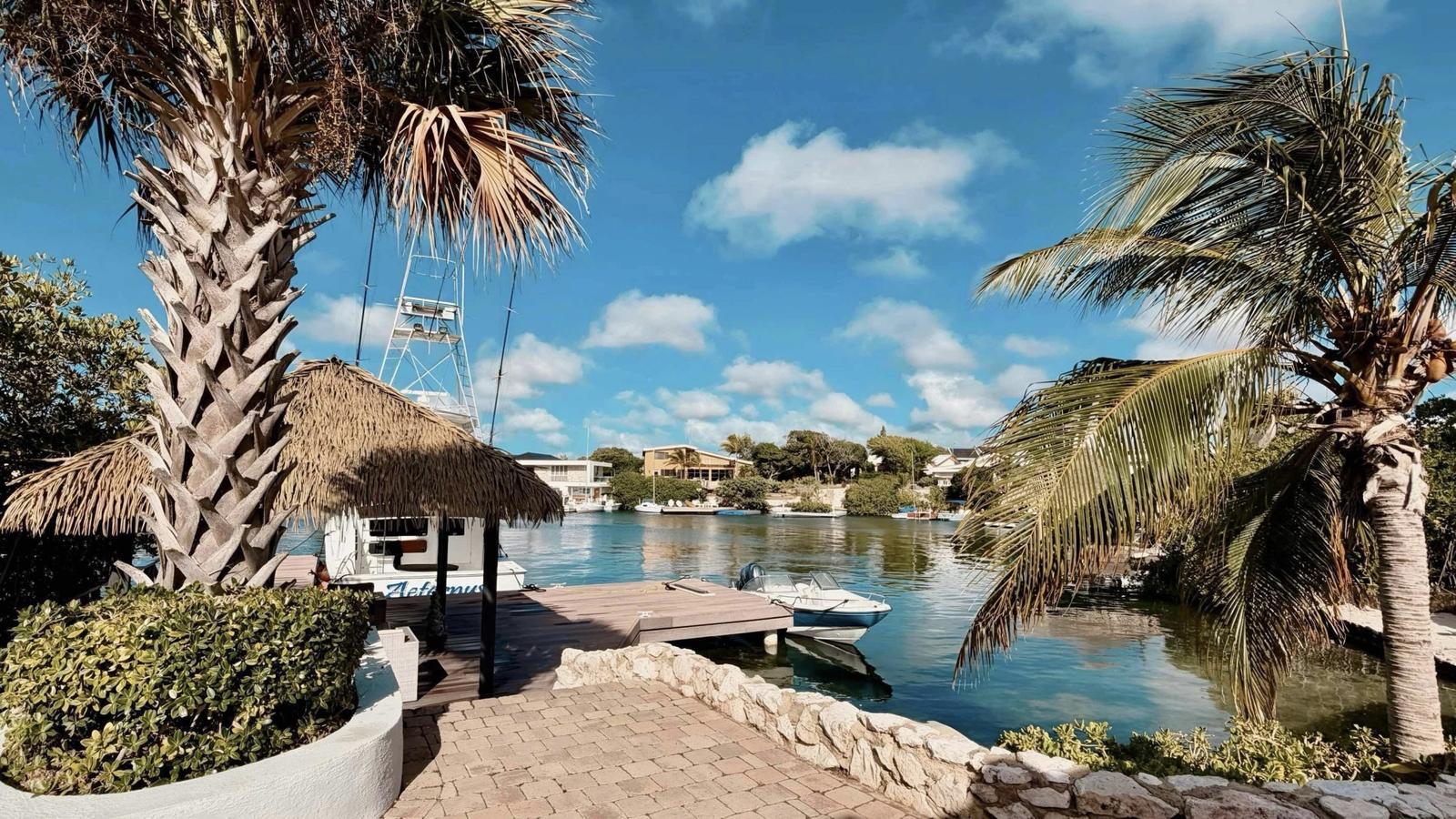6 bedroom home for sale - Waterfront Residence in Jan Sofat — photo 1