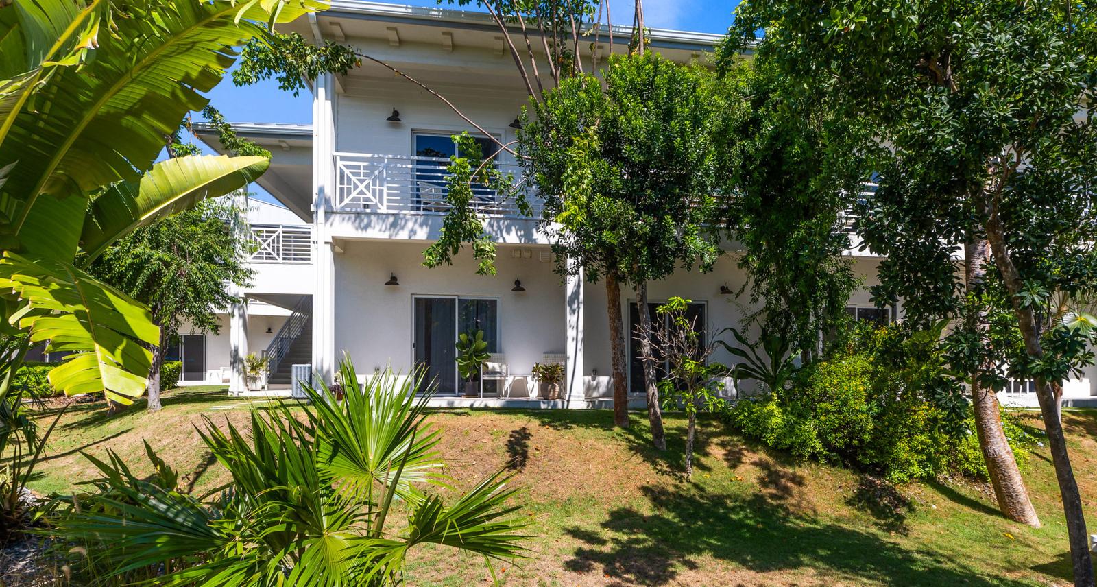 1-bedroom apartment in West Bay, Cayman Islands — photo 1