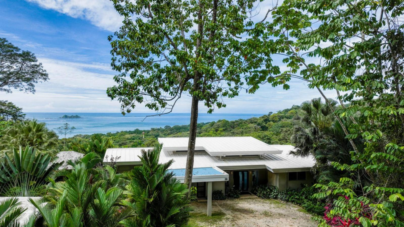 4 Bedroom Ocean View Villa for Sale in Uvita — photo 1