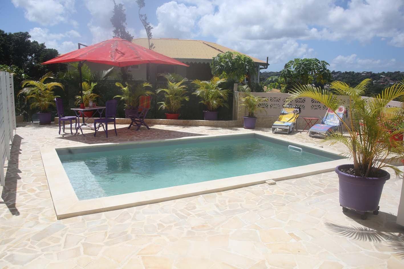 5 bedroom residential for sale — photo 1