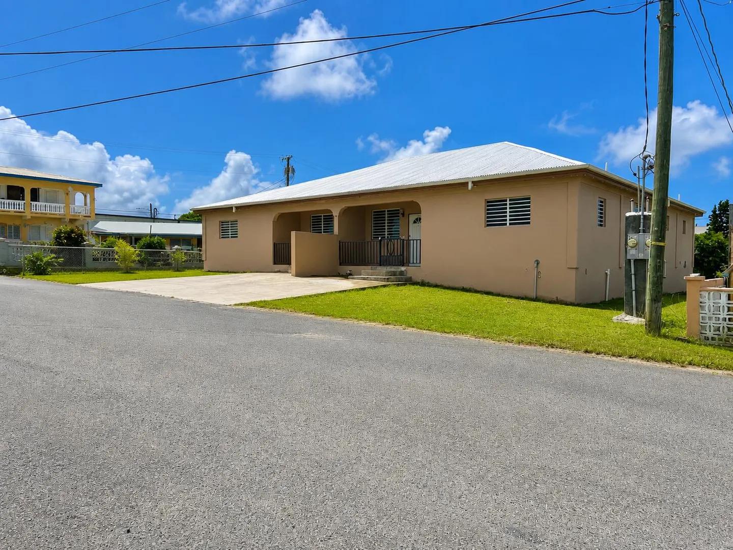 2-bedroom duplex in Peter's Rest Qu, St. Croix — photo 1