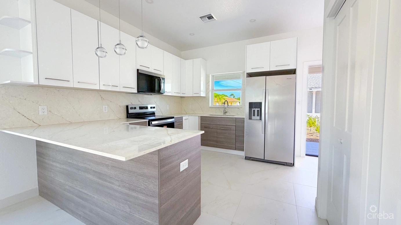 Brand New Serenity Retreat 2 Bedroom Townhouse in Savannah — photo 3