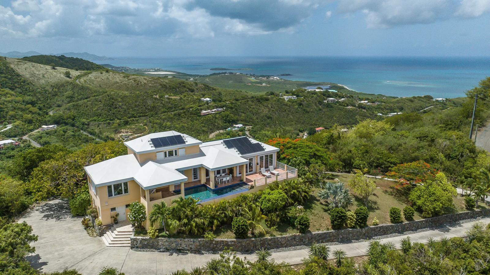 3 Beds 4 Baths 4,394 Sqft Villa in US Virgin Islands — photo 1