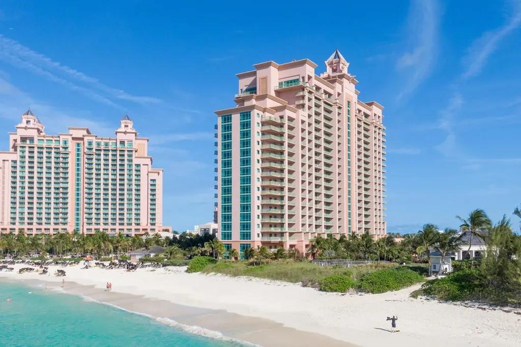 2-bedroom apartment in Paradise Island with ocean views — photo 1