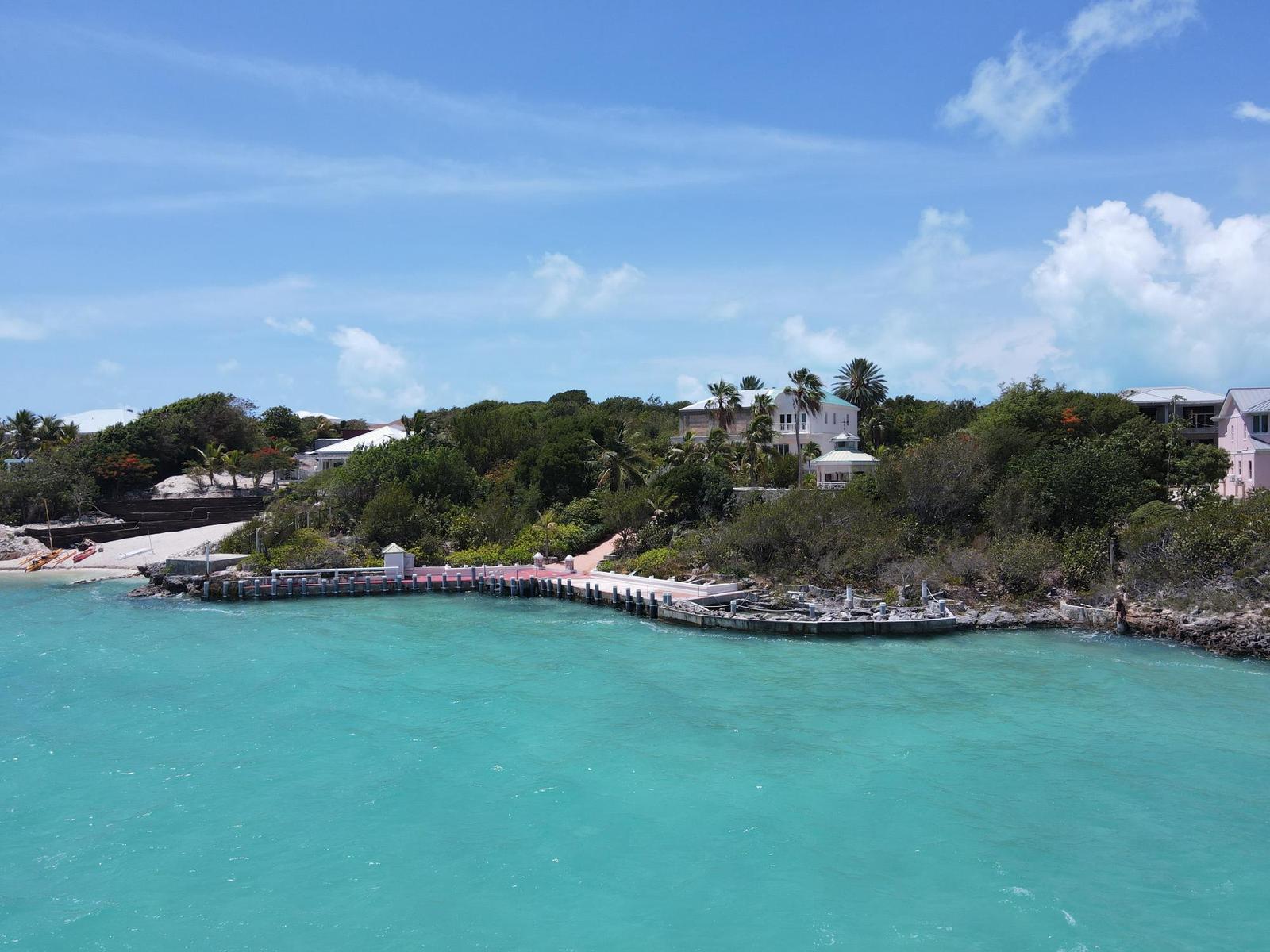 Waterfront Vacant Lot in Chalk Sound — photo 4