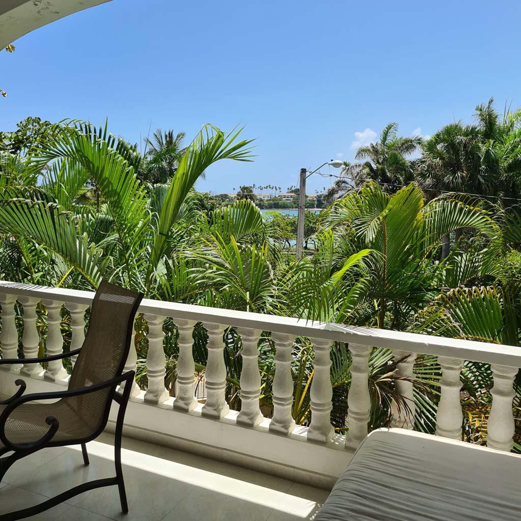 Beautiful Furnished Condominium With 2 Bedrooms 2 Bathrooms — photo 1