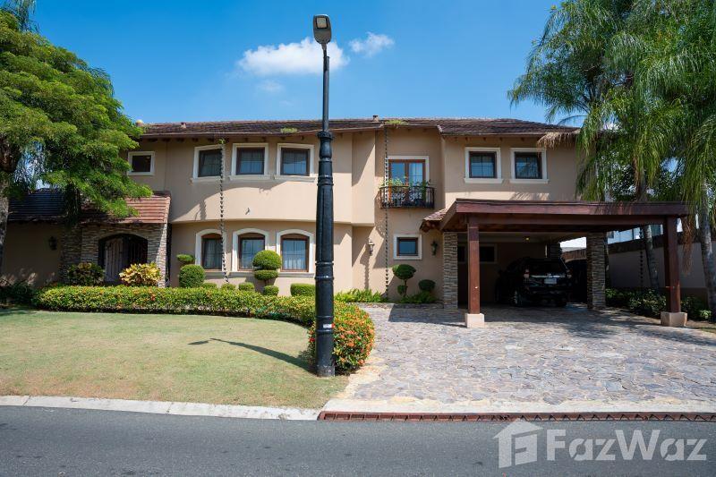 4 Bedroom House with Pool for Sale in Quintas Pontezuela — photo 1