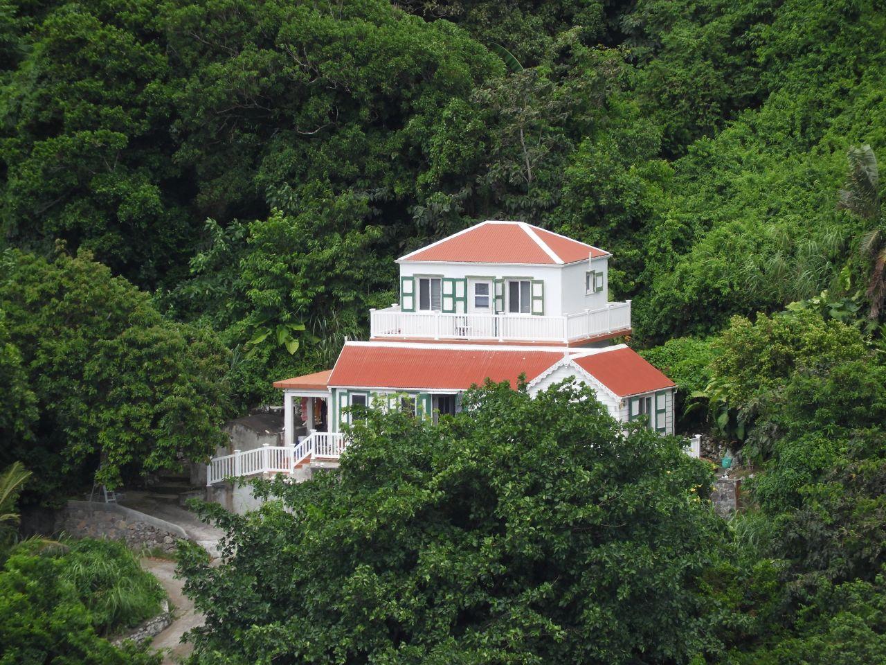 CatsEye Cottage – Charming Home with Ocean Views — photo 1
