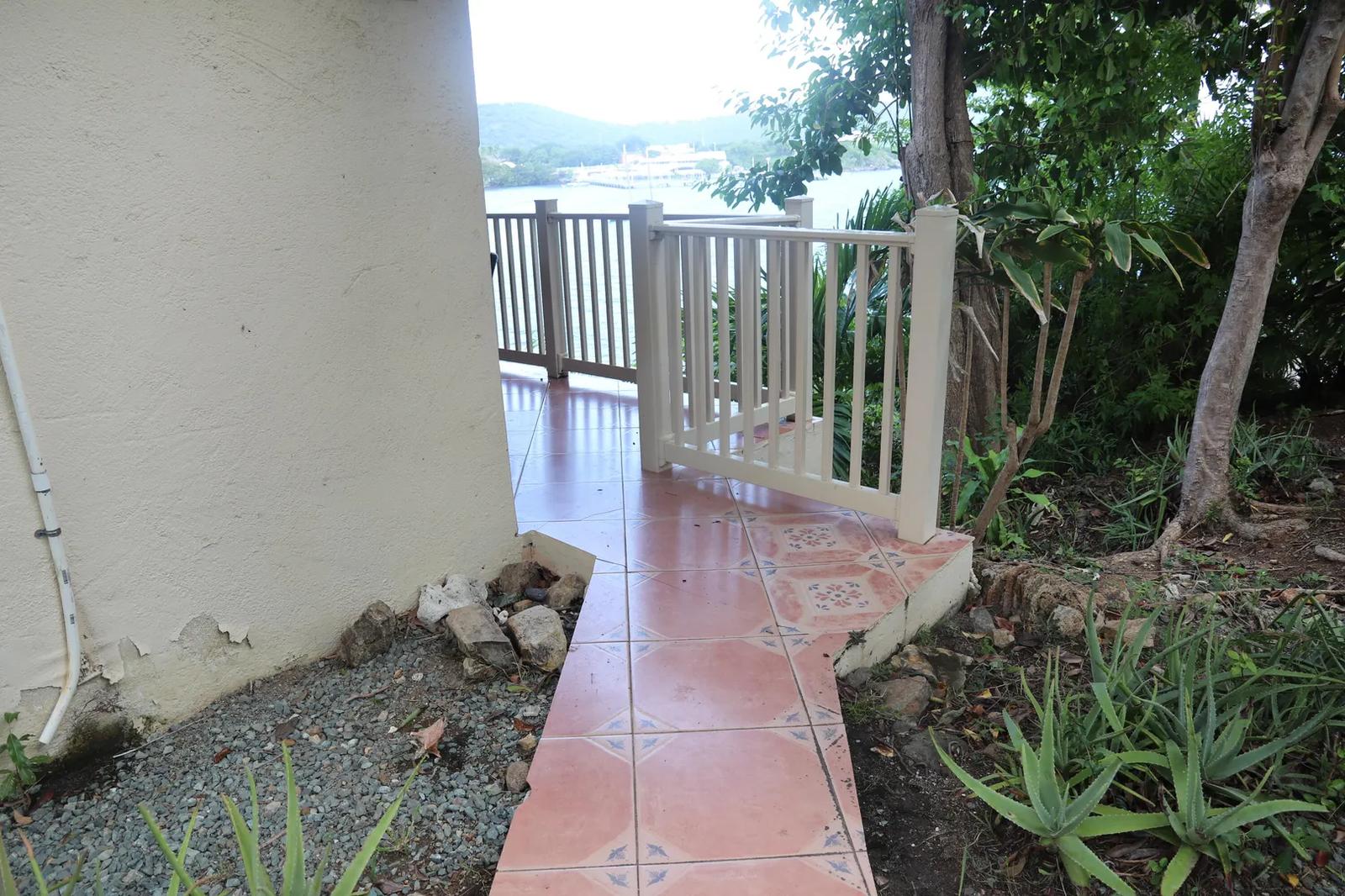 D-1 Smith Bay Ee Condo with Ocean Views — photo 5