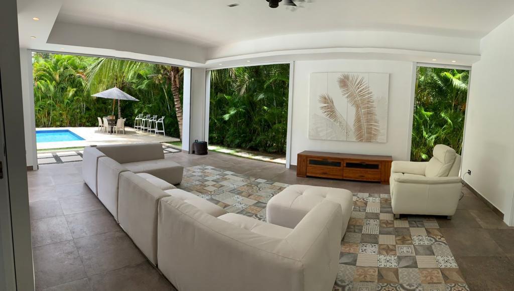 Luxury and Modern Villa in Metro Country Club — photo 5