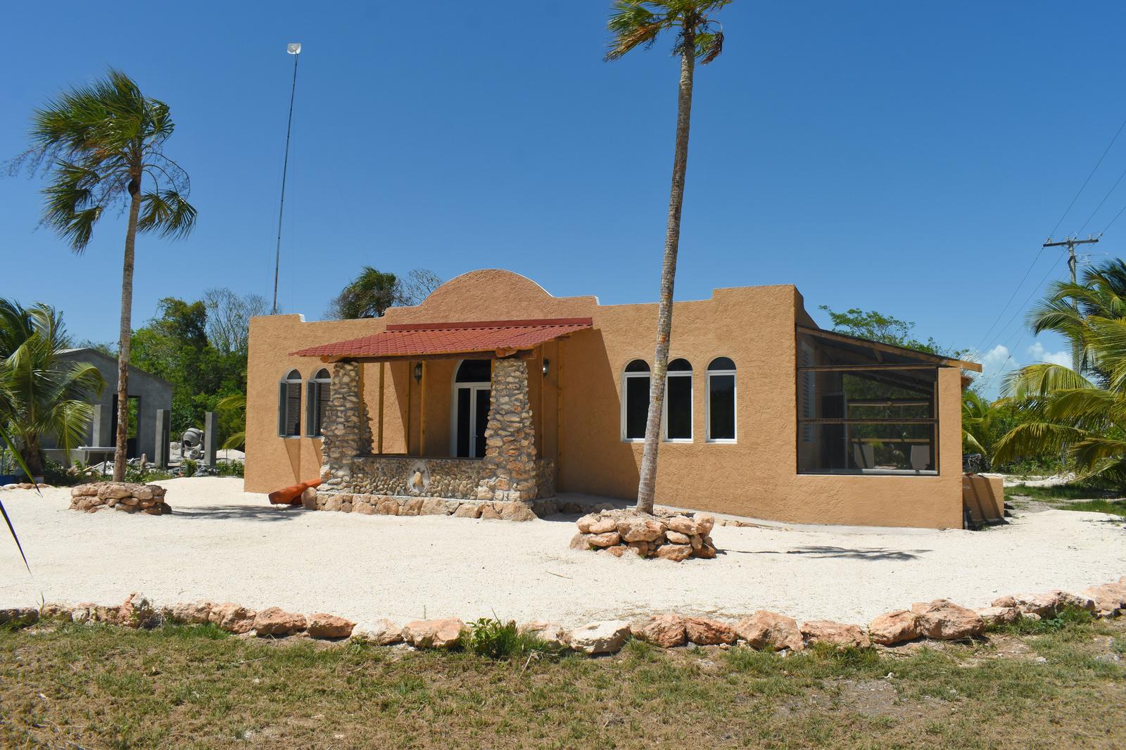 CASA TORTUGA" 2 Bedroom Home with Pool Near Sea — photo 2