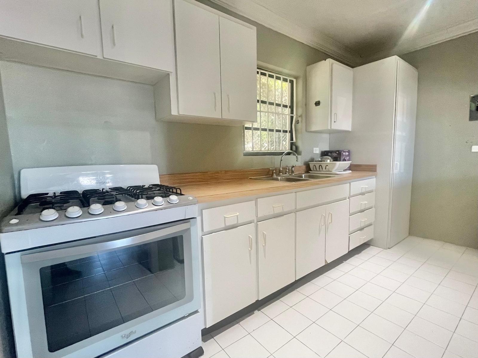 1 bedroom Apartment for sale — MOSELEY LANE — photo 3