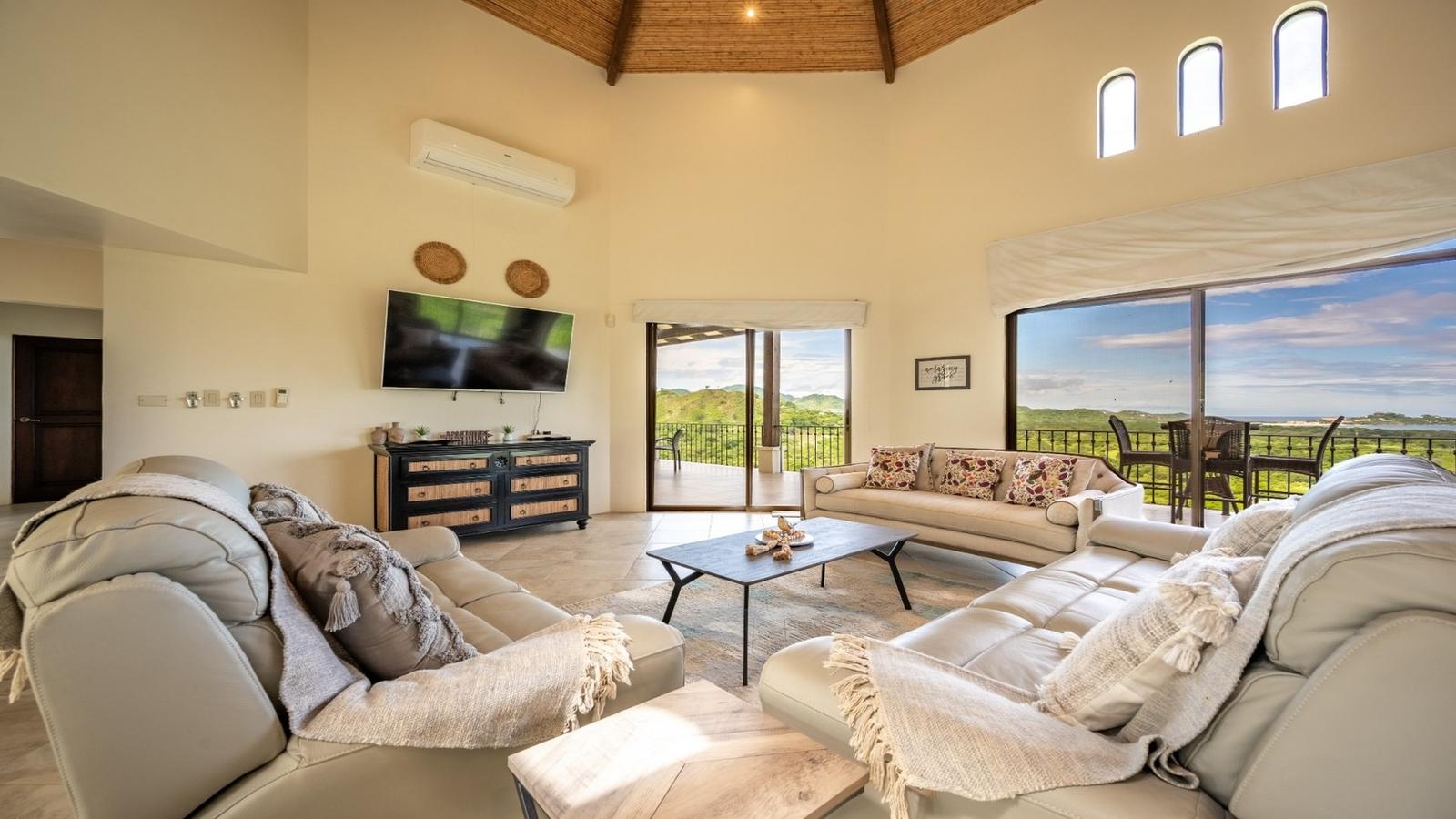 5 Bedroom Home for Sale, Playa Potrero, Flamingo, Guanacaste, Costa Rica — photo 5