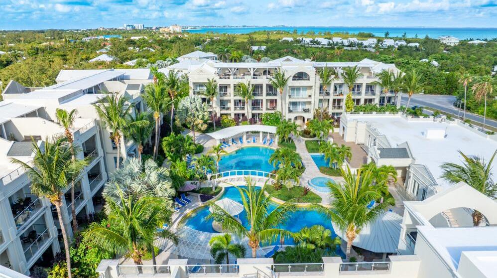 The Atrium – 4BR Penthouse at Leeward Beach — photo 3