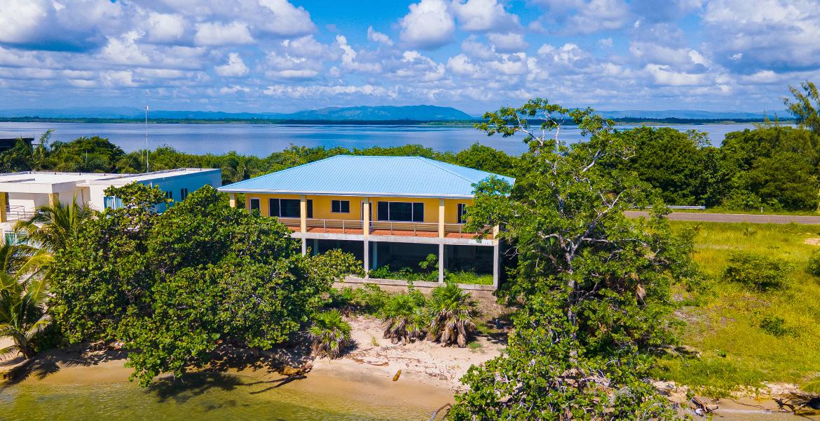 Beachfront Bliss – 3 Bedroom Home in the Plantation — photo 4