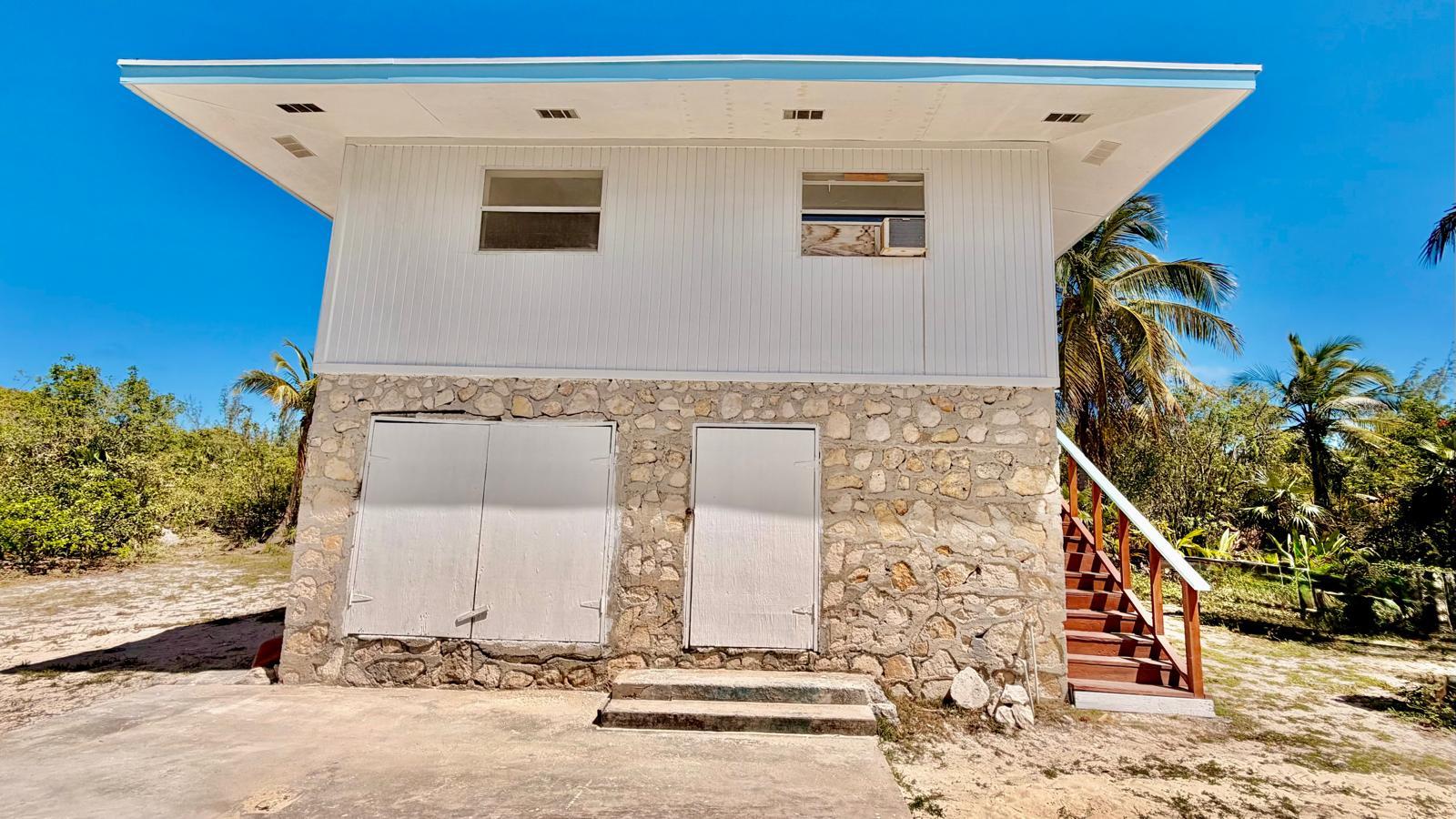 8 Bedroom Beachfront Property for Sale, Bennetts Harbour, Cat Island, Bahamas — photo 4