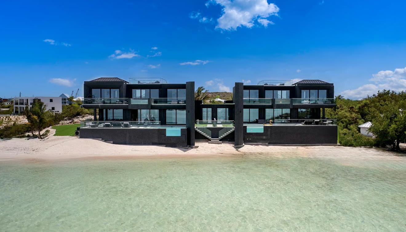 Waterfront Onyx Twin Villas in Grace Bay — photo 5