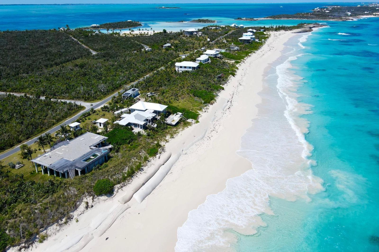 OCEANAIRE in Abaco Islands, The Bahamas — photo 1